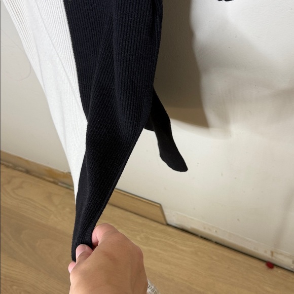 Black and White Colorblock Knit Sweater Dress Size Medium - Picture 3 of 5